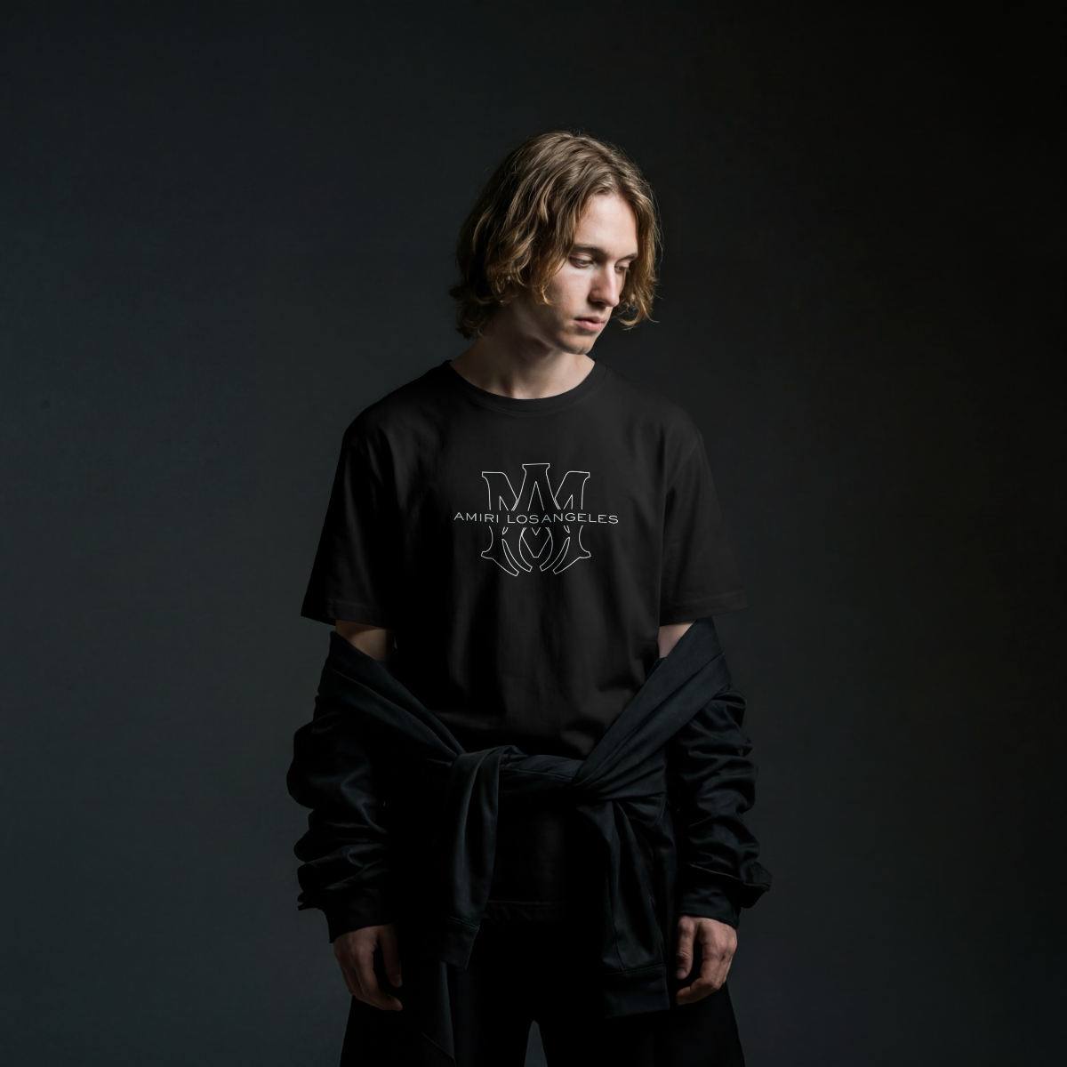 Playera Streetwear Logo Minimal Outline – Oversize Negra Unisex
