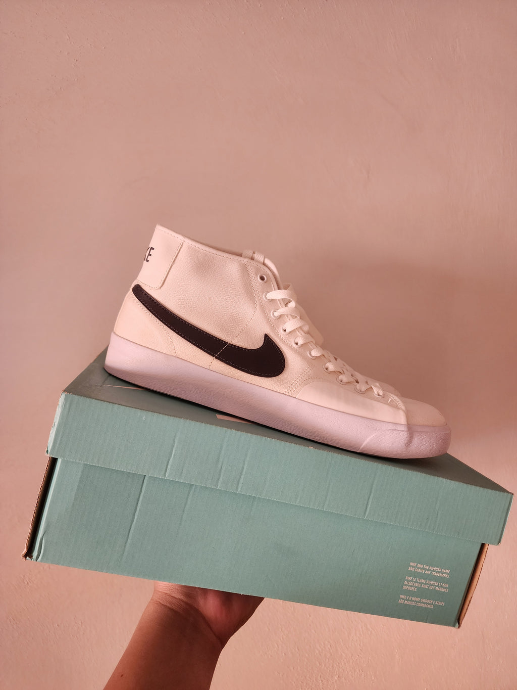 Sneaker high top minimal