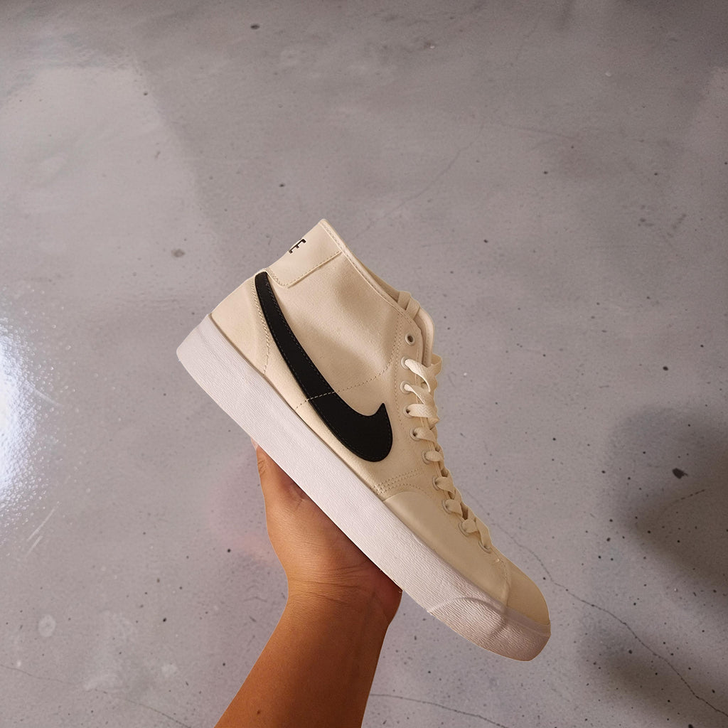 Sneaker high top minimal