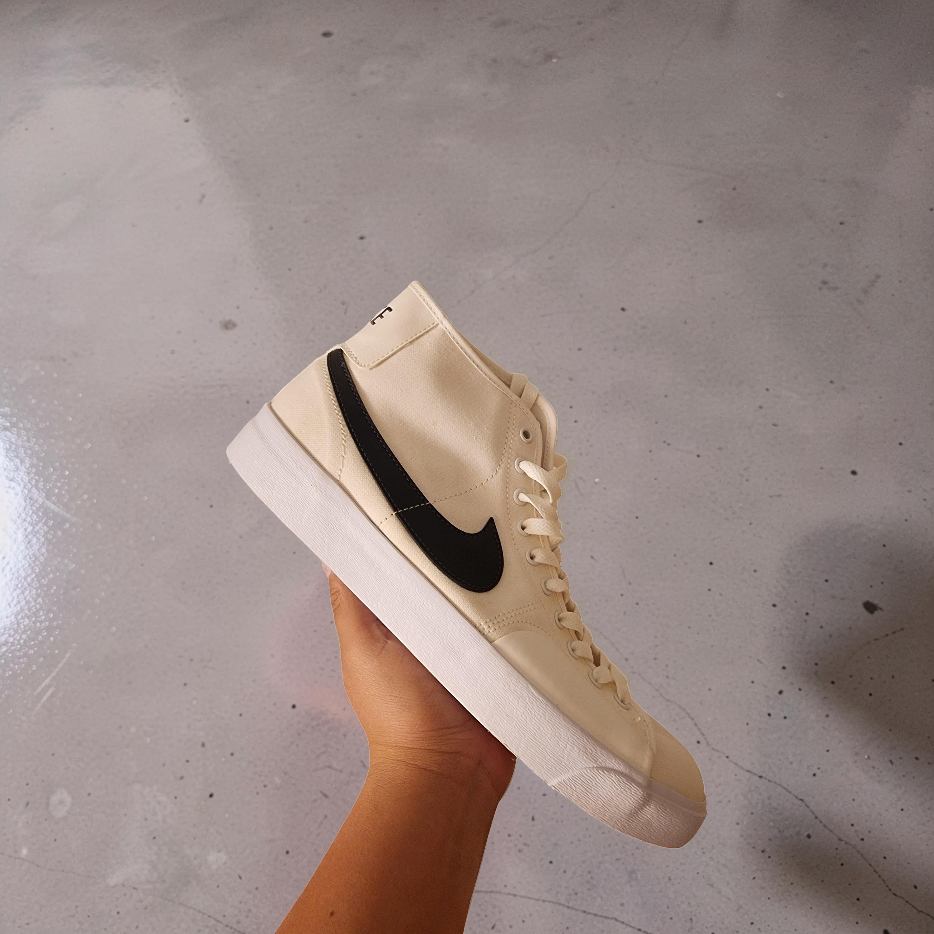 Sneaker high top minimal